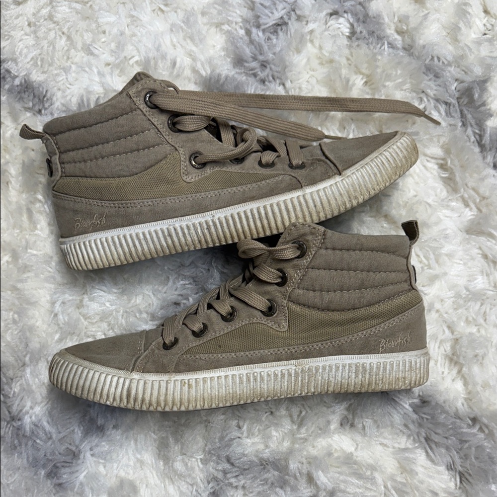 Blowfish Beige Lace-Up Sneakers